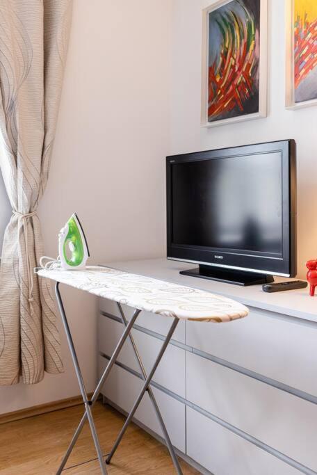 Апартаменти Miodowa 12, Old Town / 200 M From Castle Square Варшава Екстер'єр фото